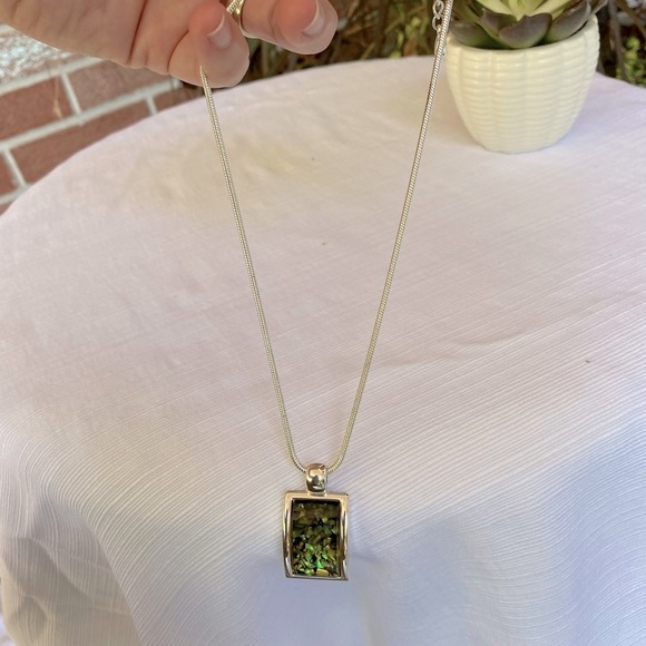 Beautiful silver pendant necklace with matching earrings - Picture 4 of 7